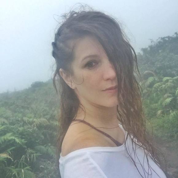 Meet your Posher, Amanda - Picture 1 of 1